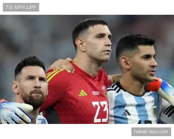 卢尔·邓三分无球跑位助防守端激活球队攻防节奏